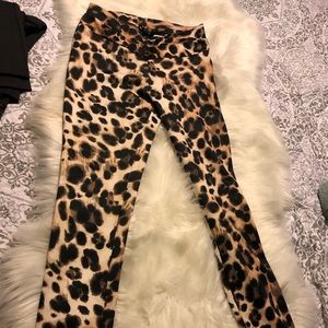 Bebe leopard leggings